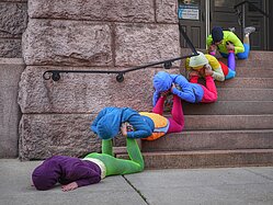 Willi Dorner: bodies in urban spaces. Fotografin: Lisa Rastl