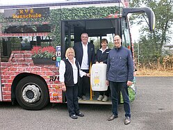 v. l. n. r. Frau Salentin, Herr Oleff, Frau Gebauer (RVK) und Herr Brinkmann (SVE)