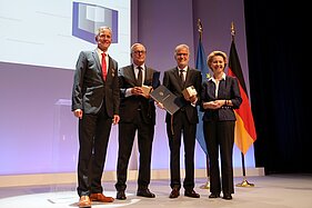 Preisverleihung Bundeswehr und Gesellschaft in Berlin