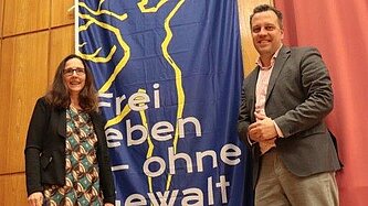 Gleichstellungsbeauftragte Barbara Brieden mit Bürgermeister Sacha Reichelt