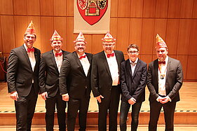 Die Tollitäten der Stadt Euskirchen mit dem Bürgermeister im Ratssaal.