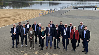 Die Beteiligten an der Hochwasserschutzkooperation gemeinsam in Zülpich.
